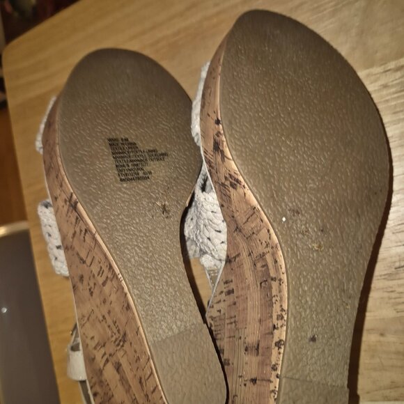 SO Women's Wedge Platform Beige Sandal Size 9 - Picture 2 of 6